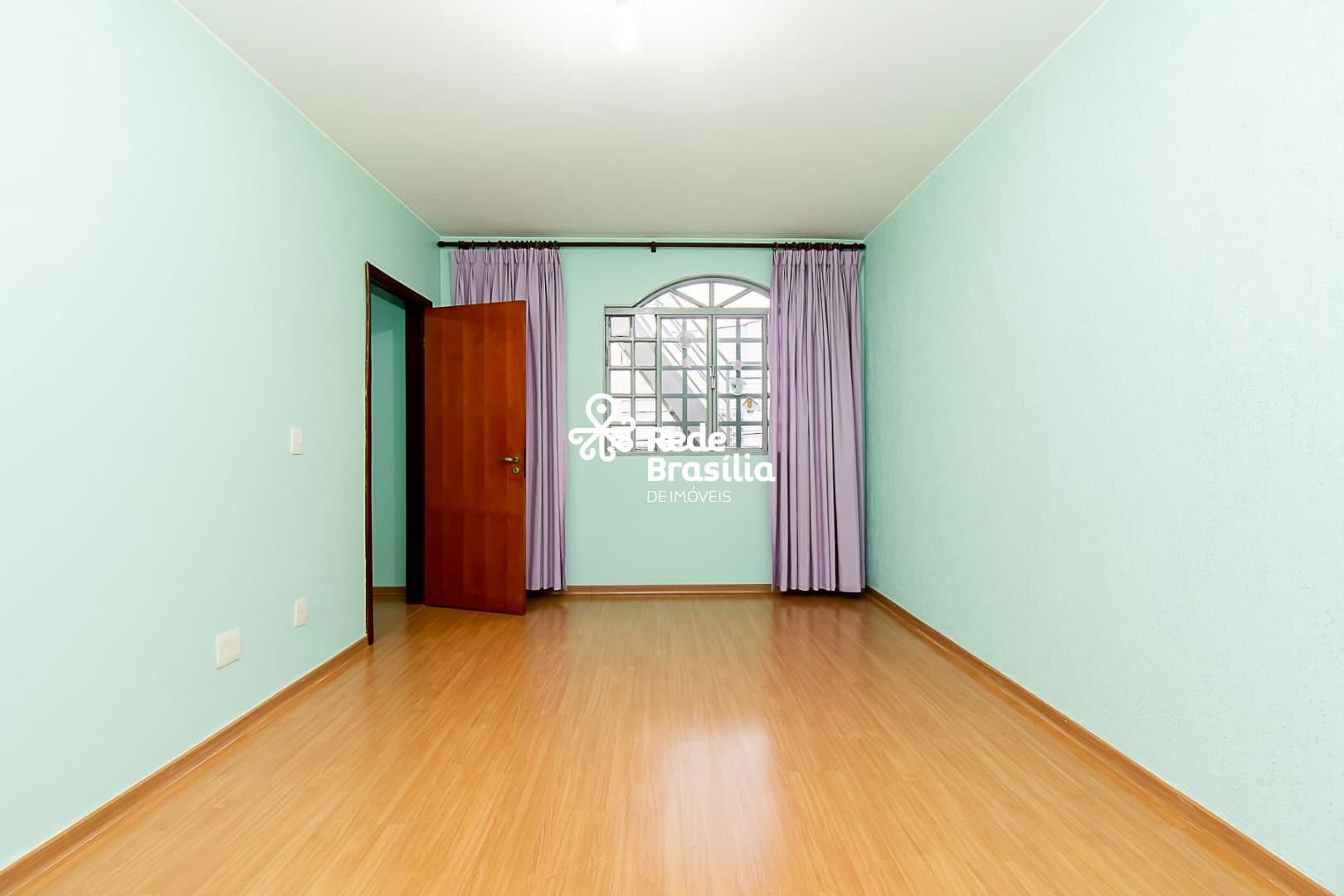 Imagem da propriedade TH29101 48